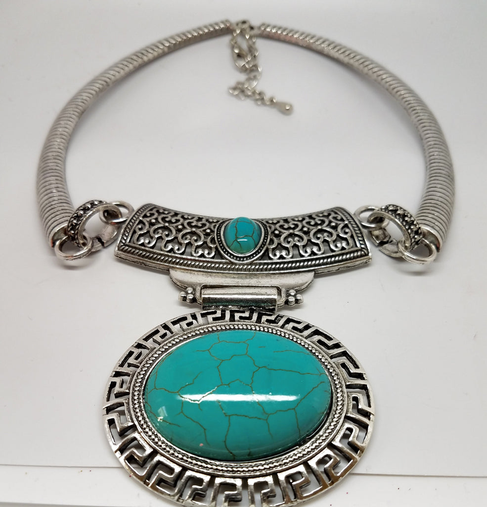 Turquoise Howlite Medallion Necklace - Pretty Princess Style
