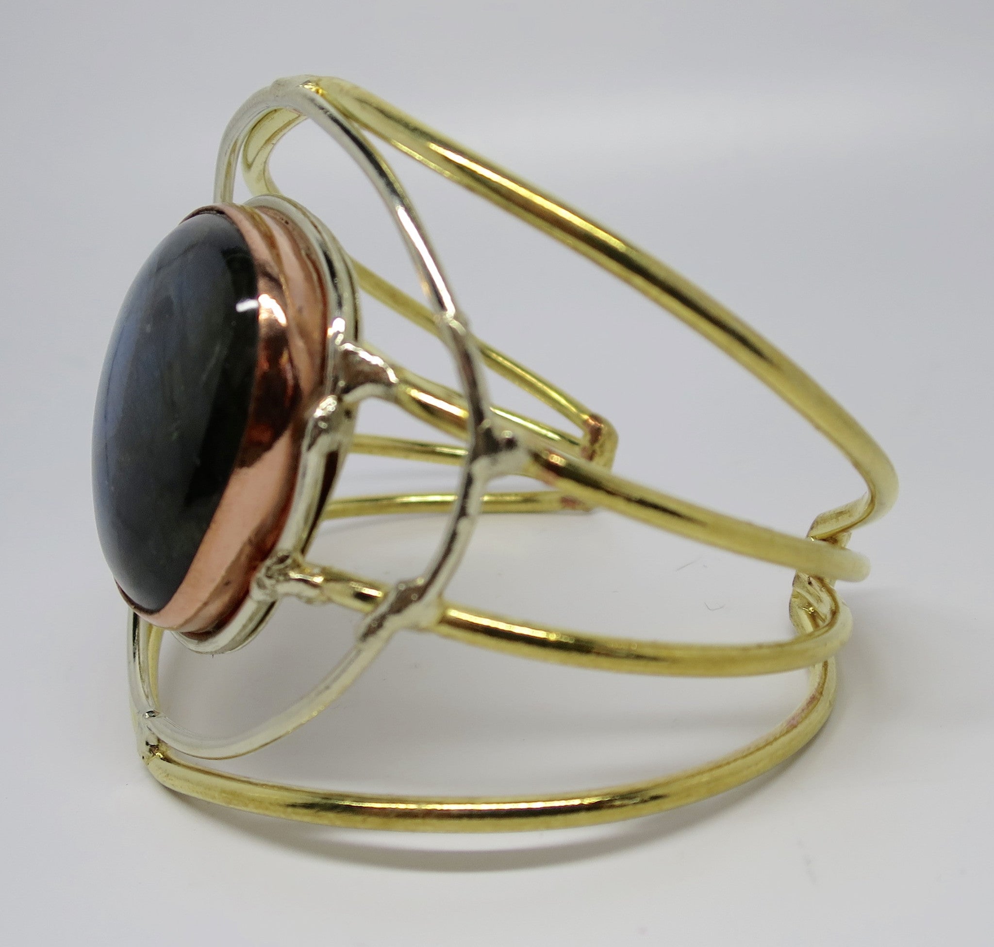 Allura Power Gems- Labradorite Golden Brass Wir Bracelet - Pretty Princess Style
 - 2